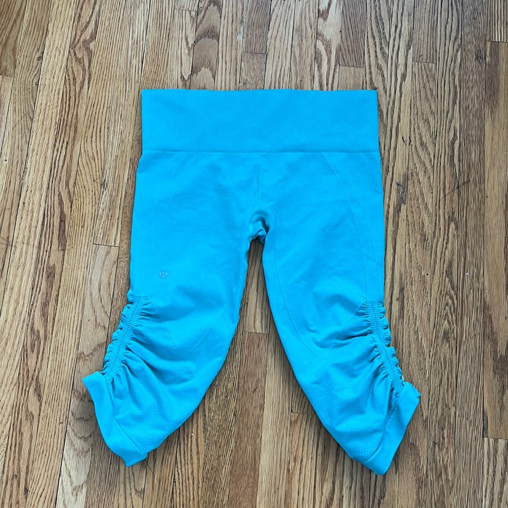 LULULEMON TEAL CROPPED LEGGINGS SIZE 8